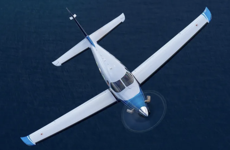 E1000AX